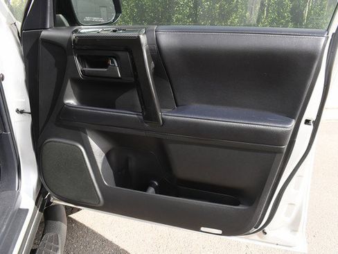 Certified 2022 Toyota 4Runner SR5 Premium image 23