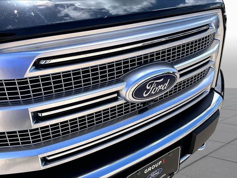 Used 2016 Ford F150 Platinum w/ Equipment Group 701A Luxury AWD/4WD image 29