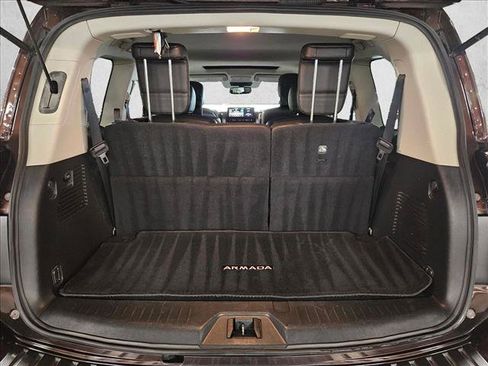 Used 2022 Nissan Armada SL w/ Captain's Chairs Package RWD image 6