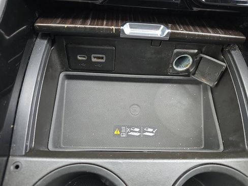 Used 2021 GMC Yukon XL Denali w/ Denali Premium Package image 38