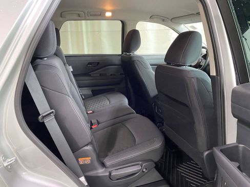 Used 2024 Nissan Pathfinder SV AWD/4WD image 14