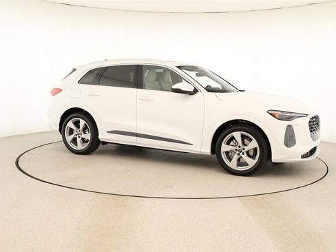 New 2025 Audi Q5 Prestige image 9