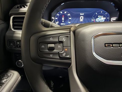 Used 2024 GMC Yukon XL Denali AWD/4WD image 13