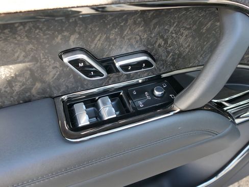 Used 2023 Land Rover Range Rover Sport SE Dynamic image 14