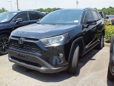 Used 2021 Toyota RAV4 XLE FWD image 1