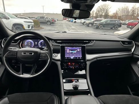 Certified 2023 Jeep Grand Cherokee L Laredo image 9