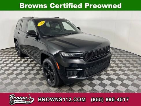 Used 2023 Jeep Grand Cherokee Altitude image 1