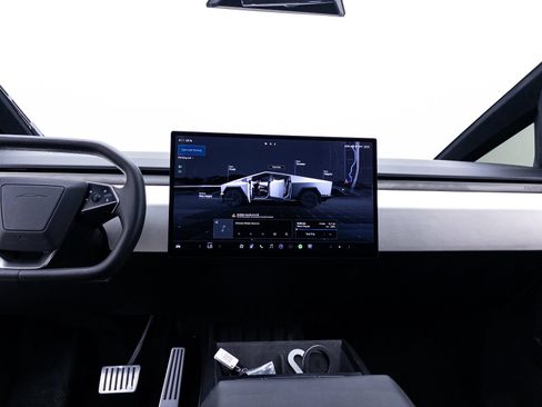 Used 2024 Tesla Cybertruck AWD Crew Cab image 8