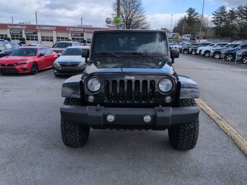 Certified 2016 Jeep Wrangler Unlimited Rubicon w/ Connectivity Group image 3