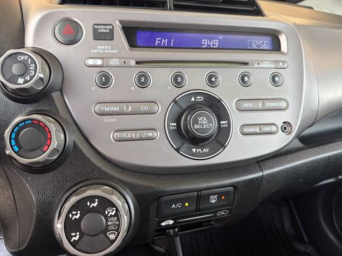 Used 2011 Honda Fit image 21