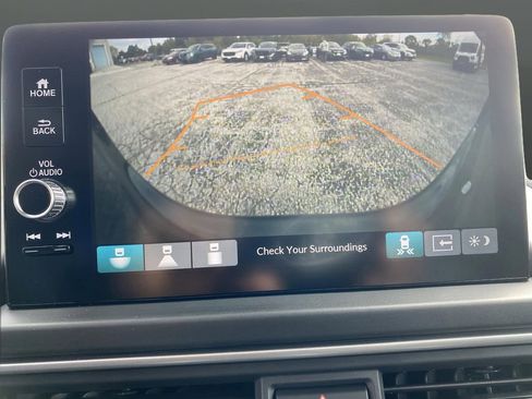 New 2025 Honda Pilot Touring image 10