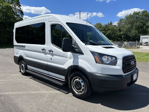 Used 2019 Ford Transit 150 XL RWD image 4