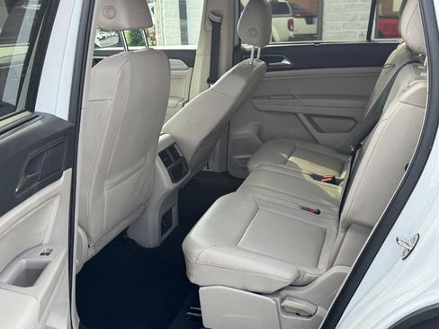 Used 2019 Volkswagen Atlas SE w/ Towing Package AWD/4WD image 11