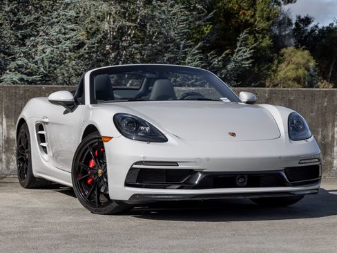 Certified 2025 Porsche 718 Boxster S RWD image 6