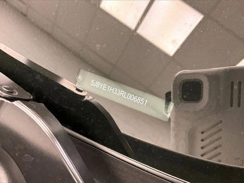 Used 2024 Acura MDX SH-AWD image 28