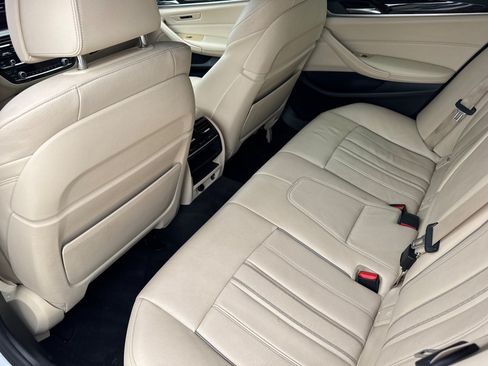 Used 2018 BMW 530e RWD image 25