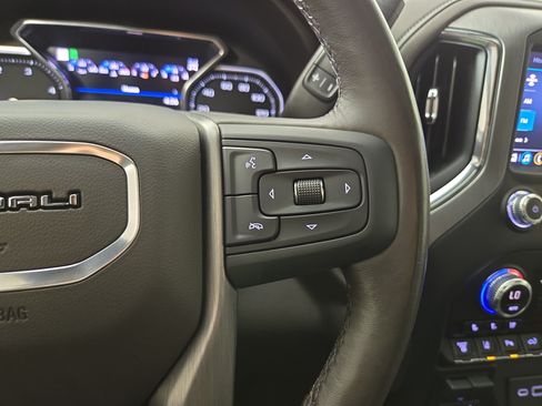Certified 2022 GMC Sierra 2500 Denali w/ Denali Ultimate Package AWD/4WD image 16