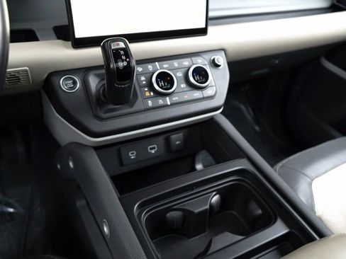 Used 2022 Land Rover Defender 110 X-Dynamic HSE image 23