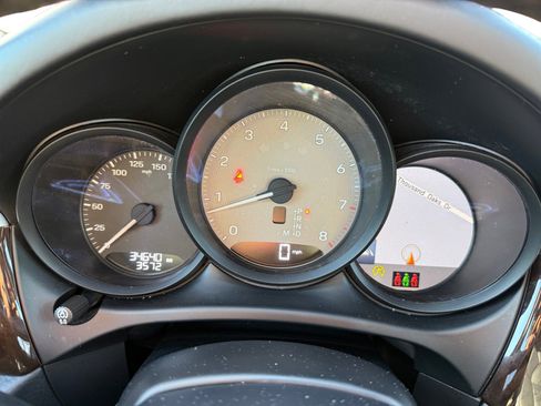 Used 2022 Porsche Macan S image 11