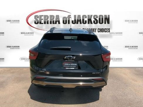 Used 2025 Chevrolet Trax ACTIV w/ Driver Confidence Package FWD image 8