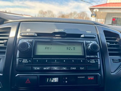 Used 2012 Toyota Tacoma 4x4 Regular Cab image 16