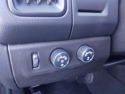 Used 2022 Chevrolet Colorado LT w/ Luxury Package image 35