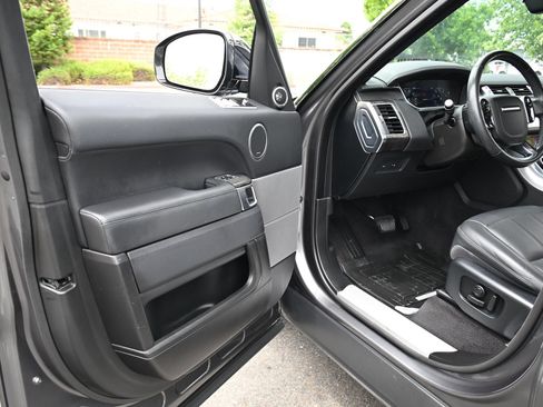 Used 2018 Land Rover Range Rover Sport HSE AWD/4WD image 12