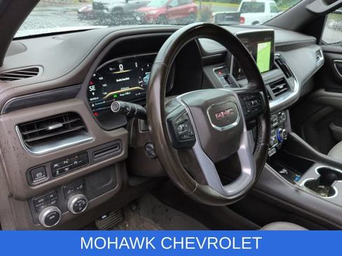 Used 2023 GMC Yukon XL SLT w/ SLT Luxury Package AWD/4WD image 8