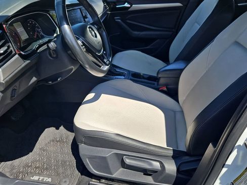 Certified 2020 Volkswagen Jetta R-Line w/ R-Line Cold Weather Package FWD image 16