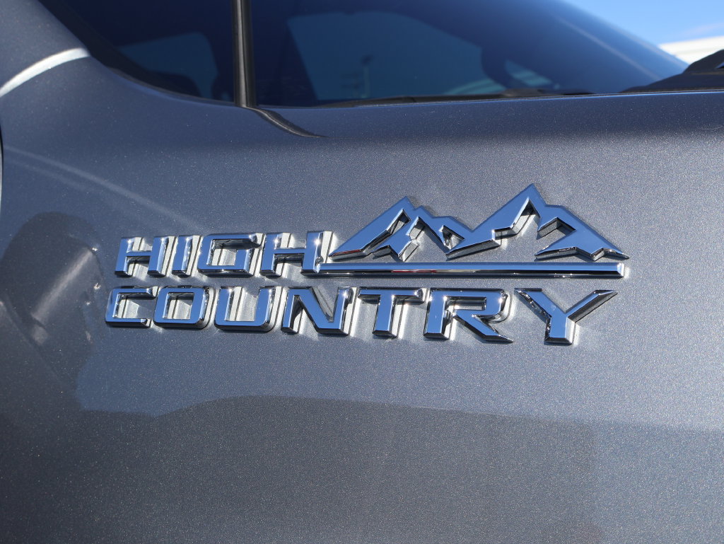 Used 2025 Chevrolet Silverado 3500 High Country w/ High Country Premium Package AWD/4WD image 12