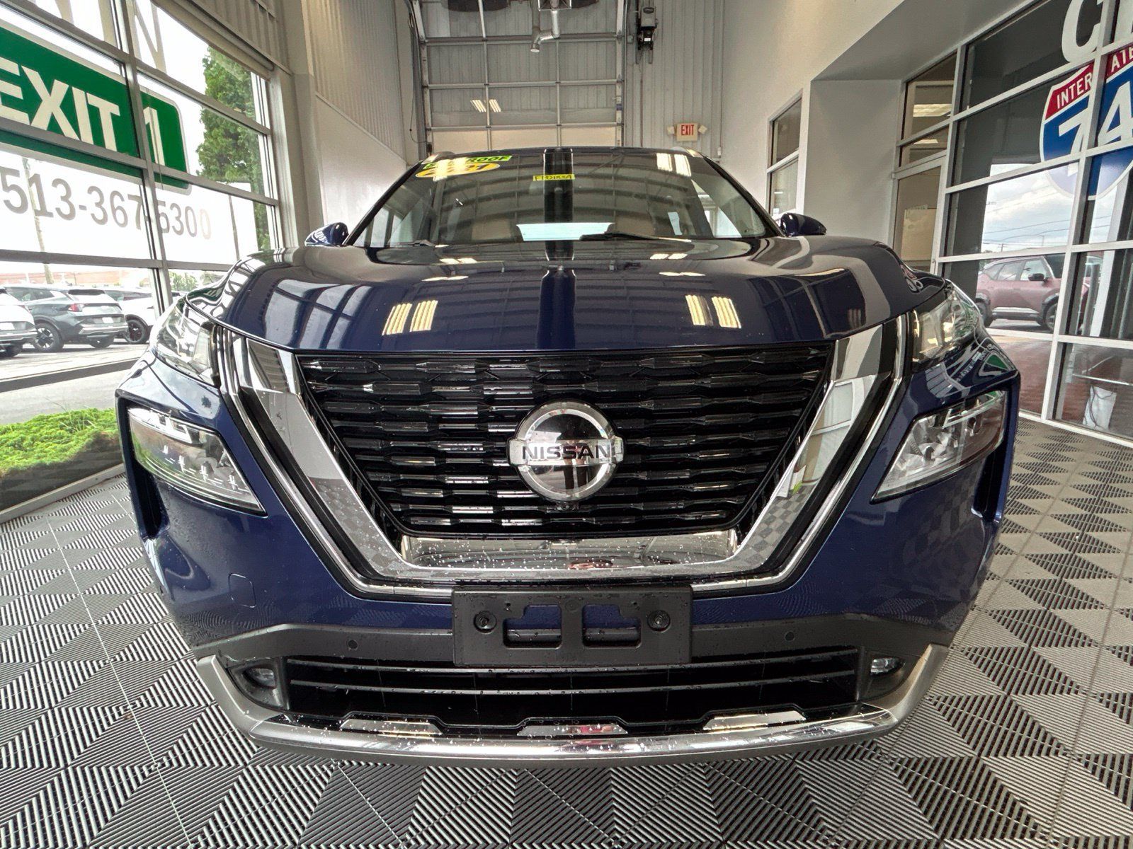 Used 2021 Nissan Rogue Platinum AWD/4WD image 2