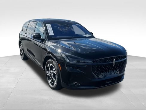 Used 2025 Lincoln Nautilus Premier w/ Jet Appearance Package AWD/4WD image 2
