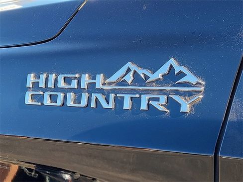 Used 2021 Chevrolet Tahoe High Country w/ Premium Package image 8