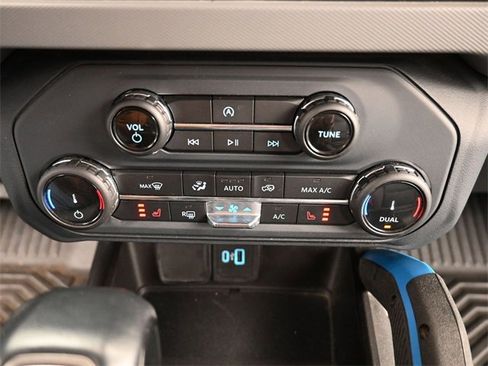 Used 2022 Ford Bronco Black Diamond image 14