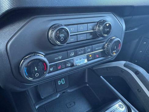 Used 2022 Ford Bronco Outer Banks AWD/4WD image 15