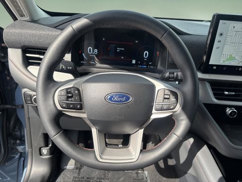 Used 2025 Ford Explorer Active w/ Active Comfort Package image 9