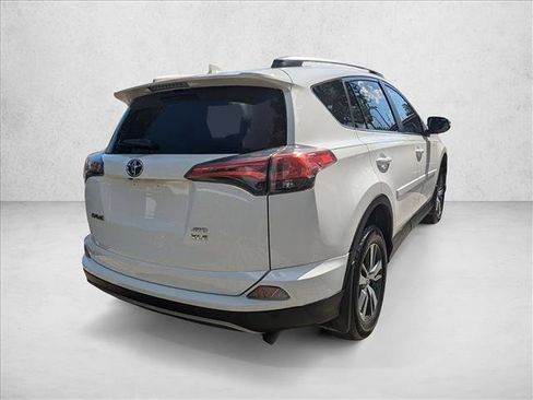 Used 2018 Toyota RAV4 XLE image 5