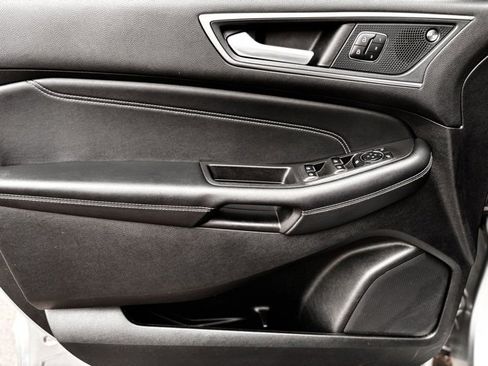 Used 2024 Ford Edge Titanium image 17