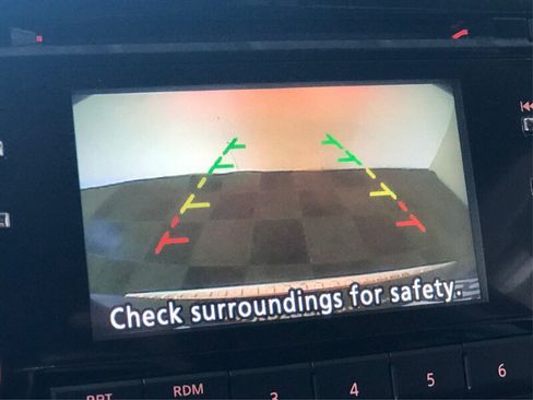 Used 2015 Nissan Rogue SV AWD/4WD image 23