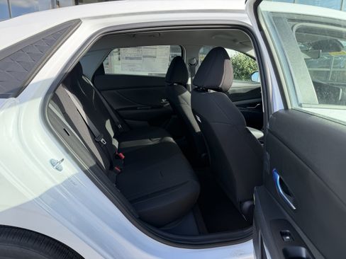 New 2026 Hyundai Elantra SE image 19