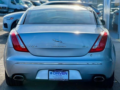 Used 2011 Jaguar XJ L image 38