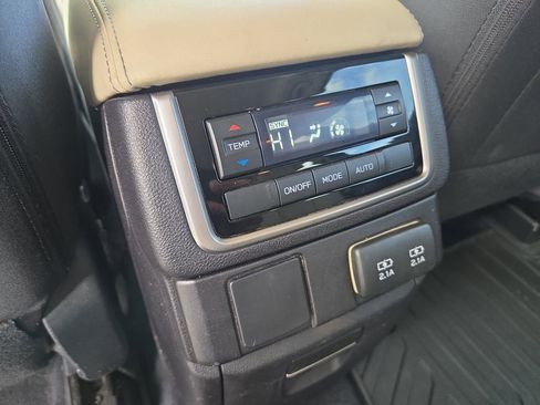 Used 2021 Subaru Ascent Premium w/ Convenience Package image 27