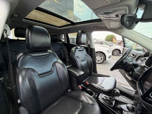 Used 2018 Jeep Compass Limited w/ Navigation Group AWD/4WD image 26