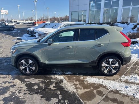 Certified 2025 Volvo XC40 B5 Plus image 10