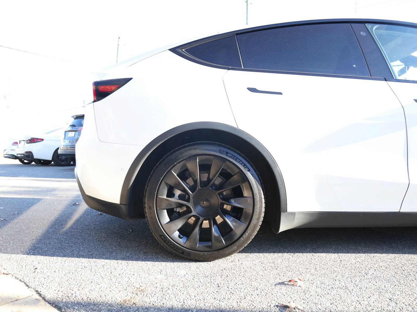 Used 2021 Tesla Model Y Long Range AWD/4WD image 11
