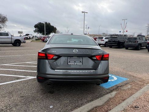 Used 2021 Nissan Altima 2.5 SV w/ SV Premium Package image 4