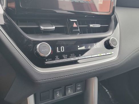 Used 2023 Toyota Corolla Cross XSE w/ Convenience Package image 20