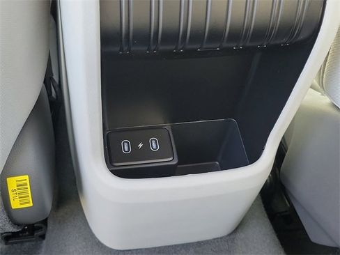 New 2026 Hyundai Kona SE image 19