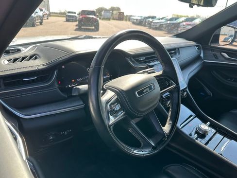 Used 2022 Jeep Grand Cherokee L Overland w/ Advanced Protech Group III AWD/4WD image 2