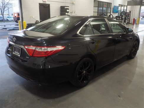 Used 2016 Toyota Camry XLE image 4